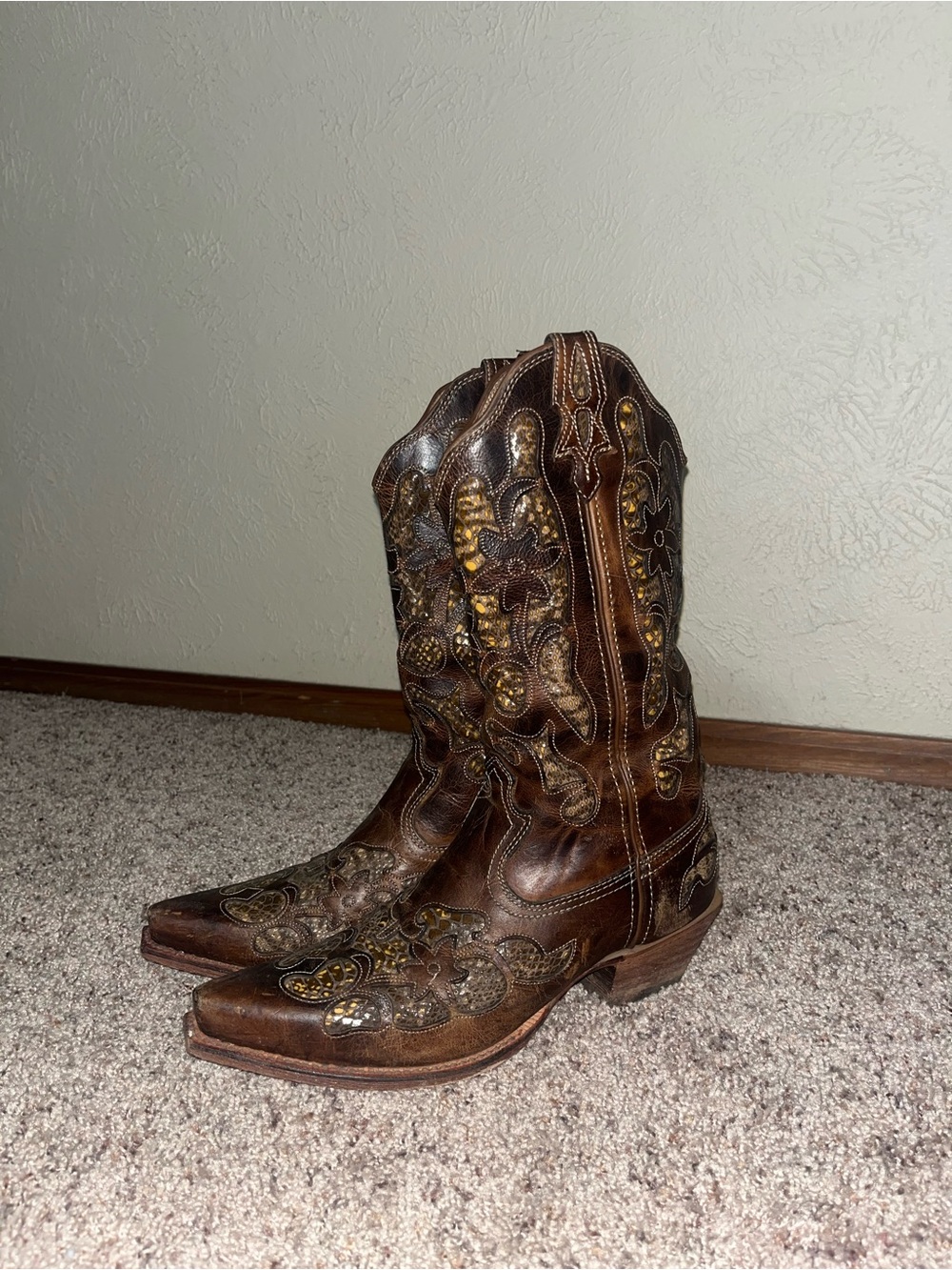 Women's Brown Twisted X Embroidered Leather Cowgirl Boots